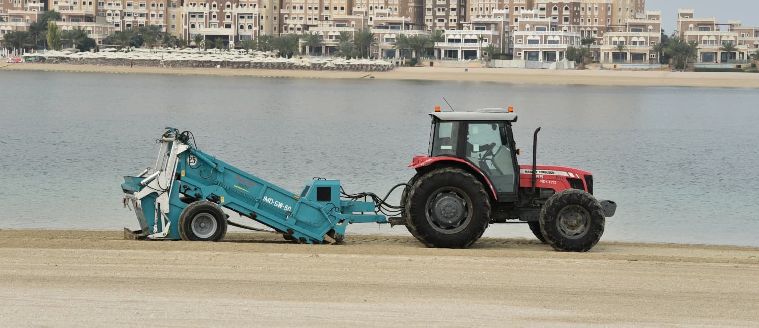 Lake maintenance for healthy attractive water features